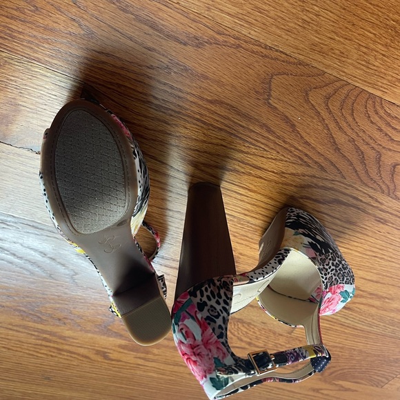 High heel platform heels 5” heel and 2” platform - Picture 5 of 5